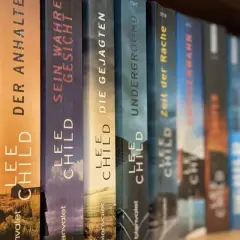 Reihenweise Jack Reacher Romane von Lee Child auf Deutsch. Von "Wespen" bis "Zeit der Rache" und weiter.